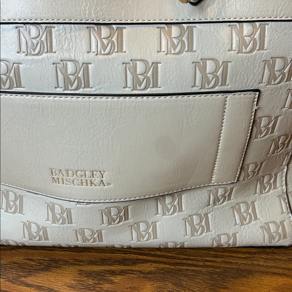 Badgley Mischka Madalyn Vegan Leather Weekender Travel Tote Bag - Picture 11 of 12